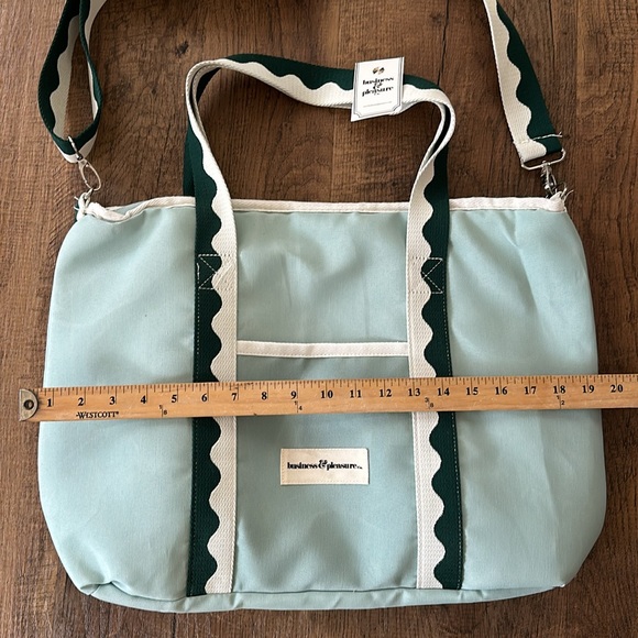 New with Tags Business & Pleasure Co. Cooler Tote Bag Light Blue - Picture 6 of 12